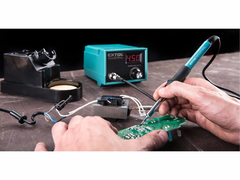 EXTOL INDUSTRIAL stanice pájecí s LCD a elektronickou regulací teploty a kalibrací 8794520 | Rychlé dodání